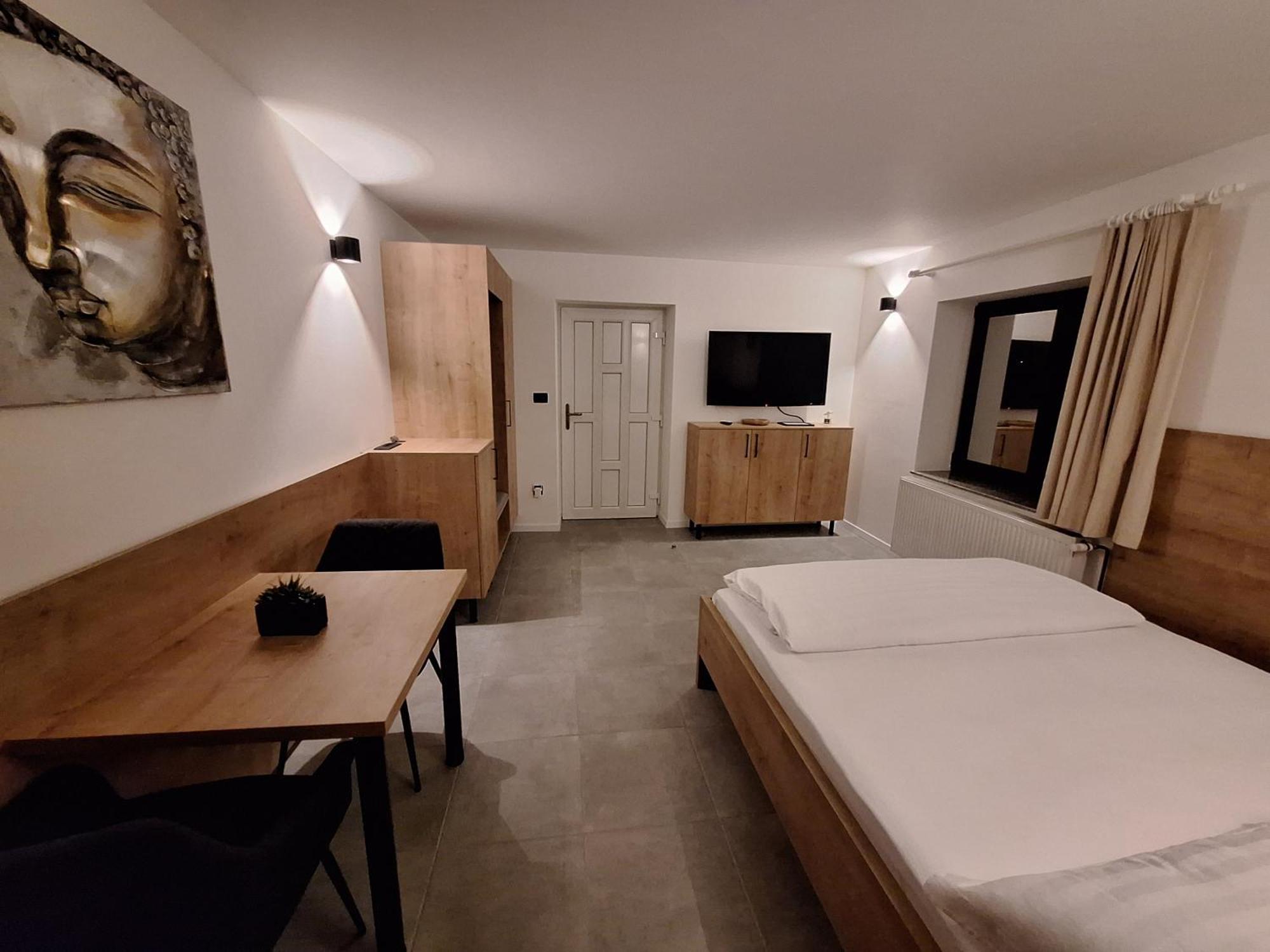 Prenocisca Kralj Komenda Exterior foto