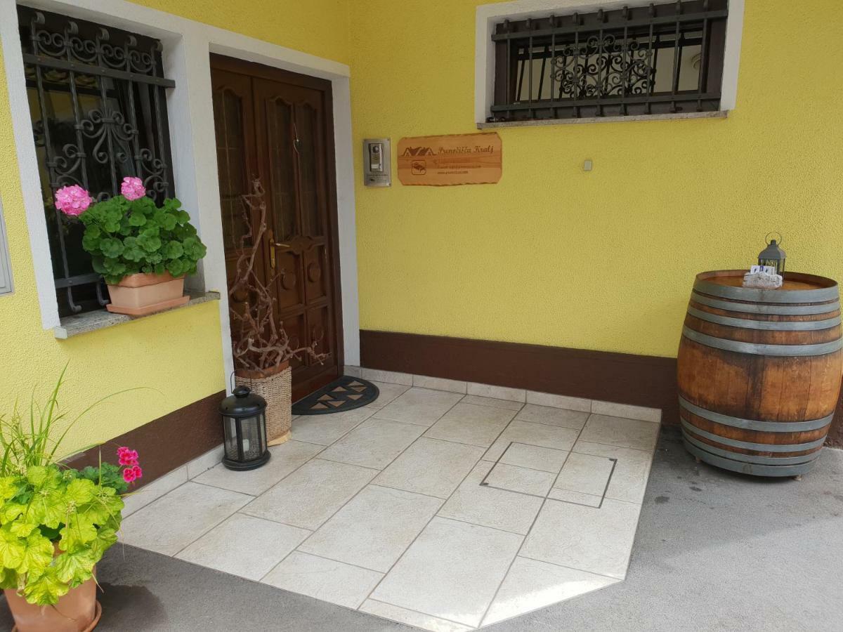 Prenocisca Kralj Komenda Exterior foto
